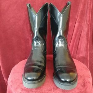 Men's size 8 Durango Truck N Boots Gently Used. Original Box